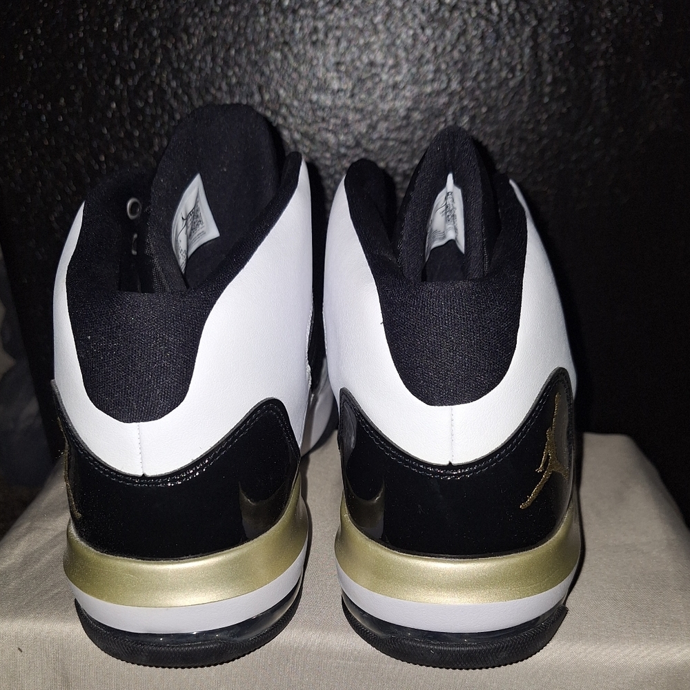 Tennis shoes - Picture 5 of 5